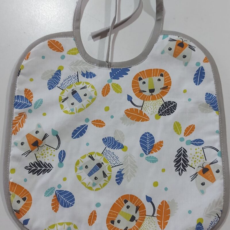 Babero mediano impermeable